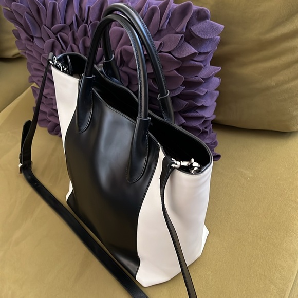 COCCINELLE Top Handle Italian Design Leather 2 Tone Hand Bag/Shoulder/Crossbody - Picture 9 of 12